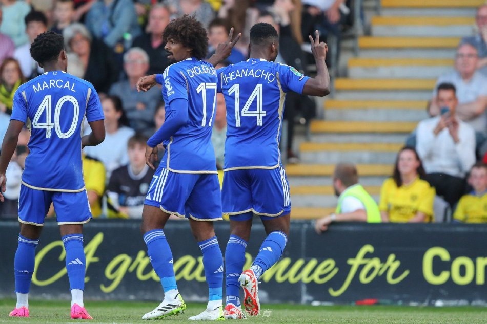 维尼修斯与 维尼修斯与